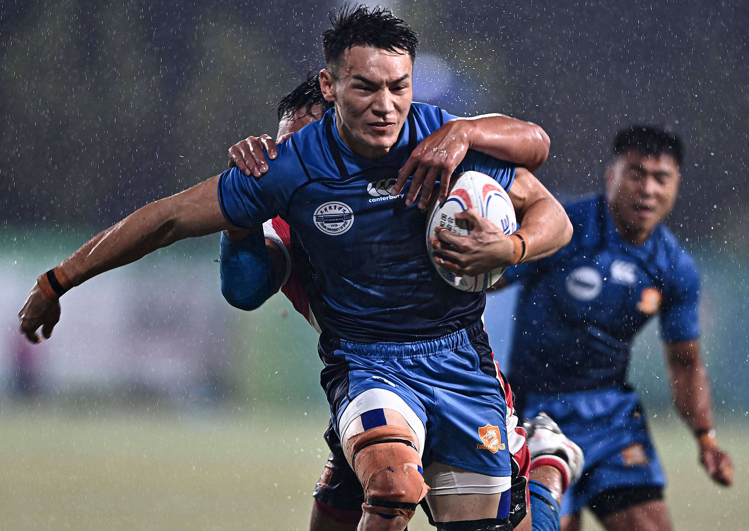 关于橄榄球球员突破自我,表现堪称完美的信息 关于橄榄球球员突破自我,表现堪称完美的信息