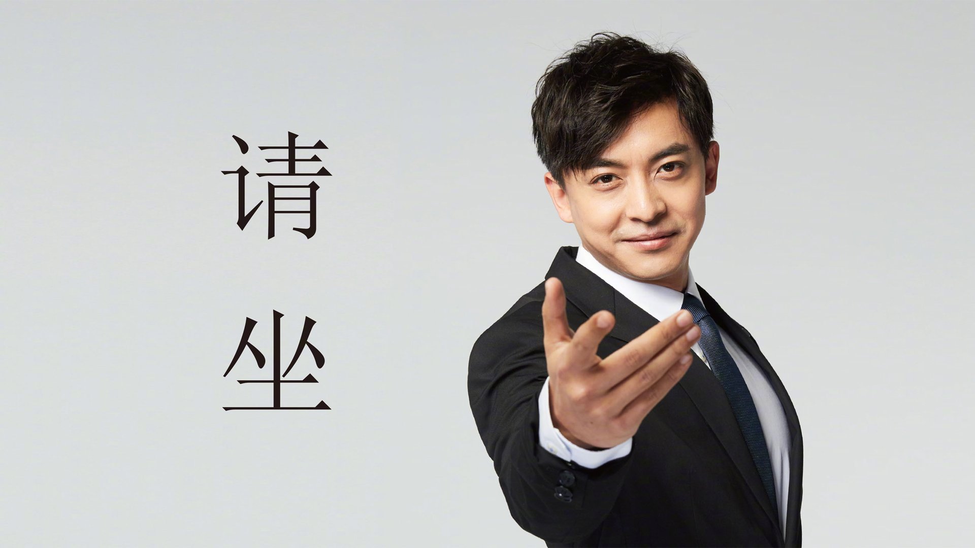 好,根据你的要求,我为你创作了一篇富有张力的足球赛事文章,先拟定标题,再展开叙述